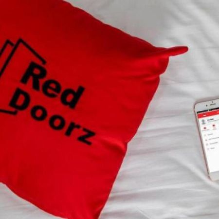 Reddoorz Near Seasons City Mall Cakarta Dış mekan fotoğraf