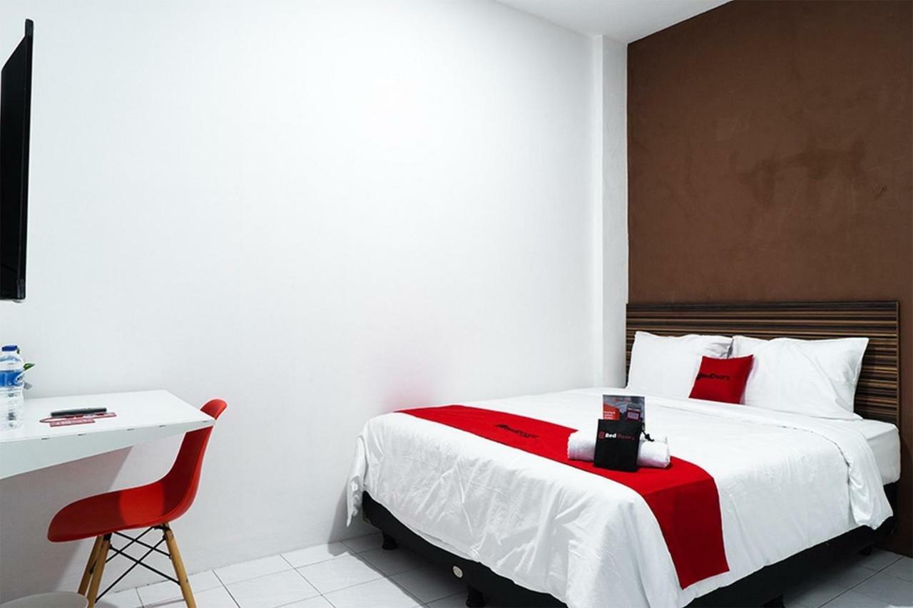 Reddoorz Near Seasons City Mall Cakarta Oda fotoğraf